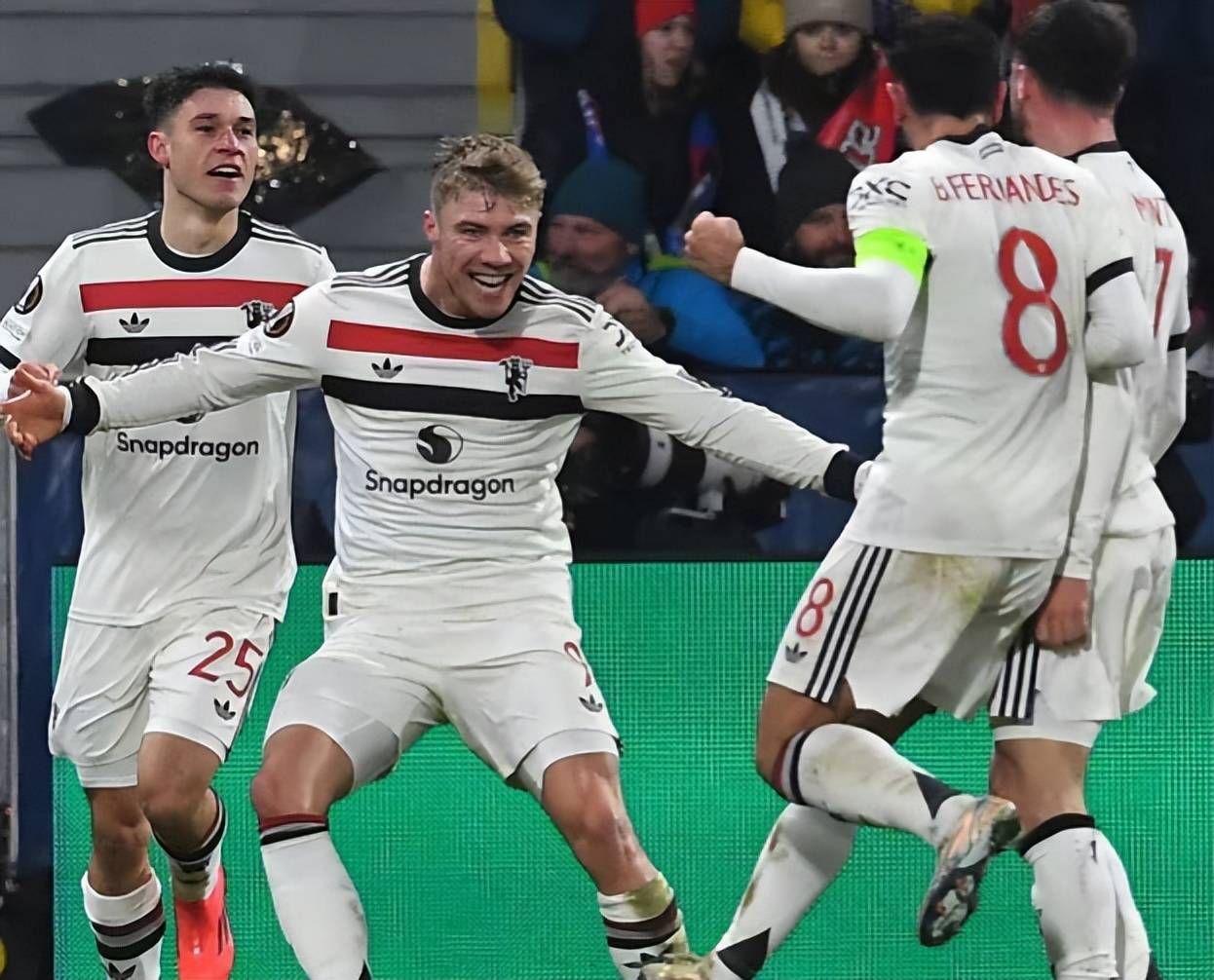 包含巴黎勇夺里昂,跃至积分榜榜首之上的词条 包含巴黎勇夺里昂,跃至积分榜榜首之上的词条