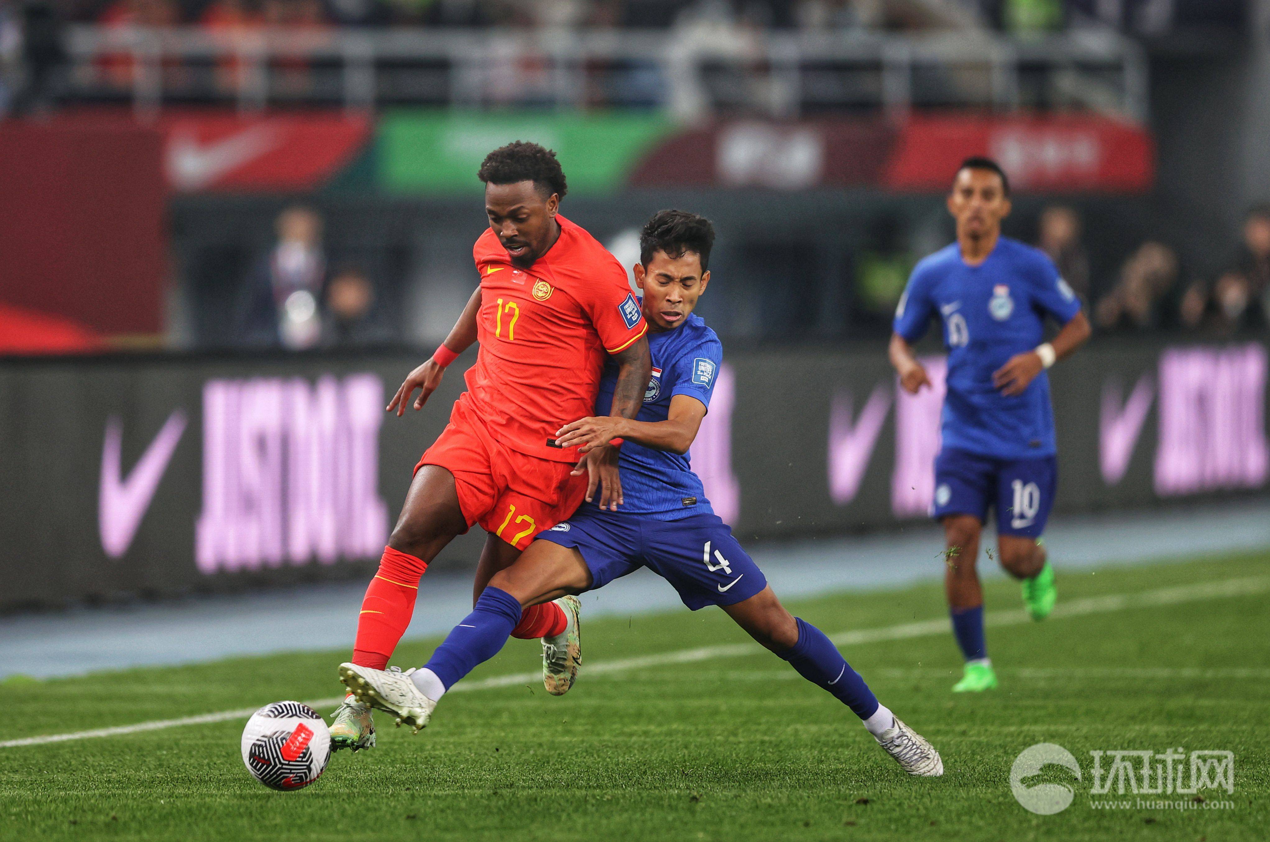 爱游戏体育-亚洲杯罕见的精彩足球对决，让球迷狂热不已的简单介绍