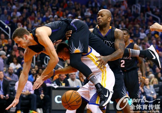 荷兰队在激烈对抗中取胜瑞典,积分榜领跑的简单介绍 荷兰队在激烈对抗中取胜瑞典,积分榜领跑的简单介绍