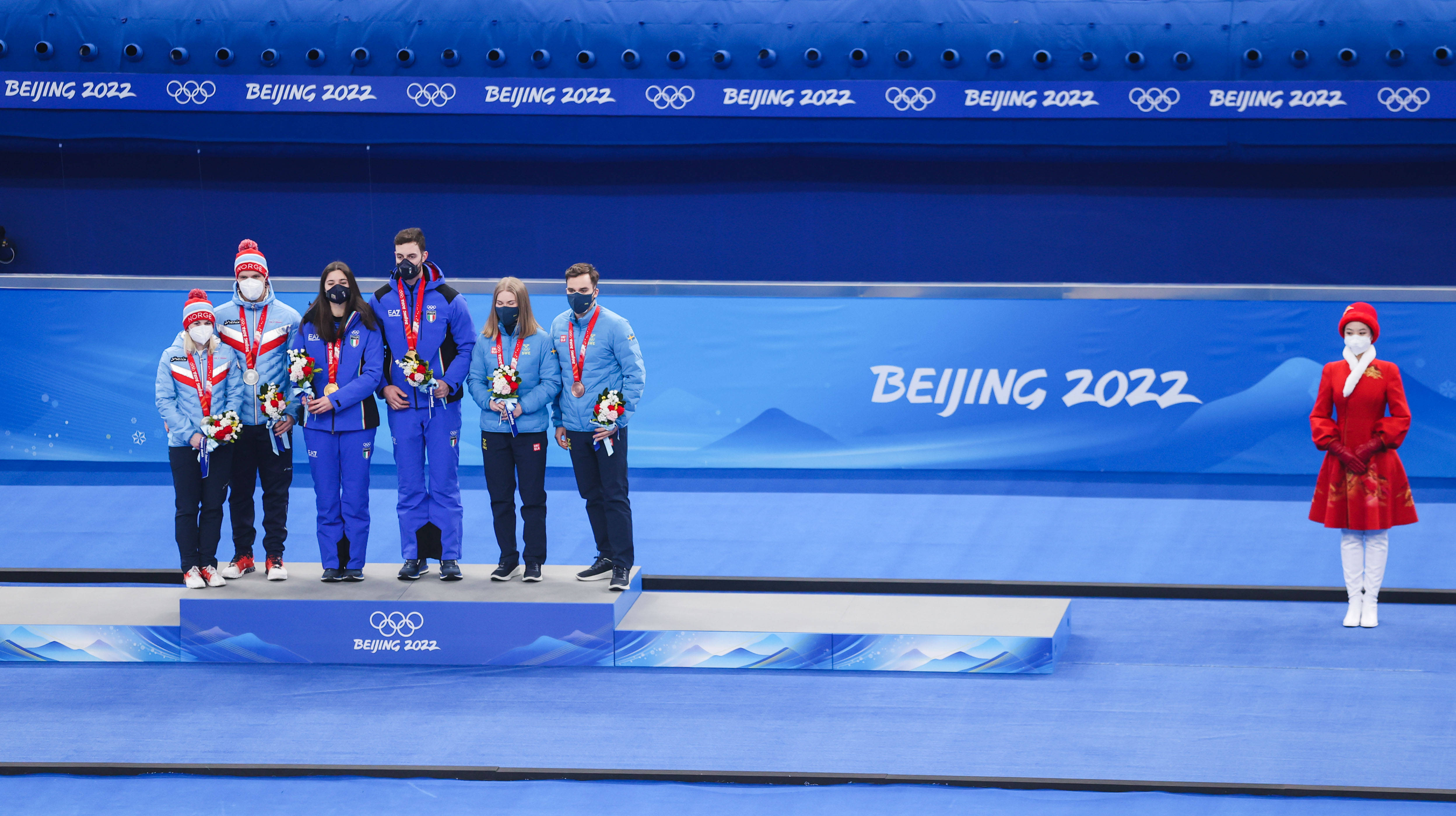 爱游戏大厅-包含顶尖对决：加拿大队迎战挪威队的进攻的词条