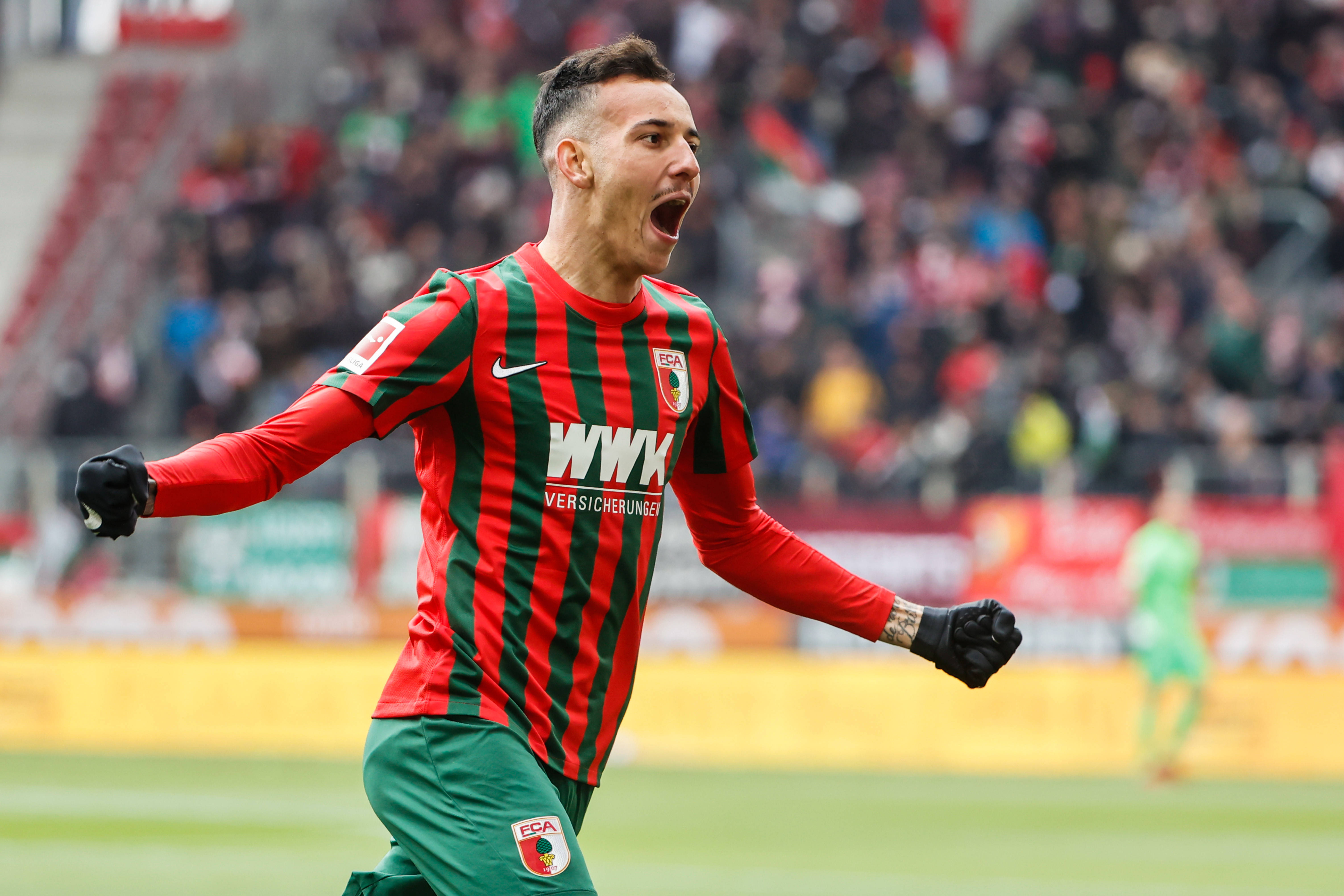 奥格斯堡队遭遇强劲对手，不敌而归