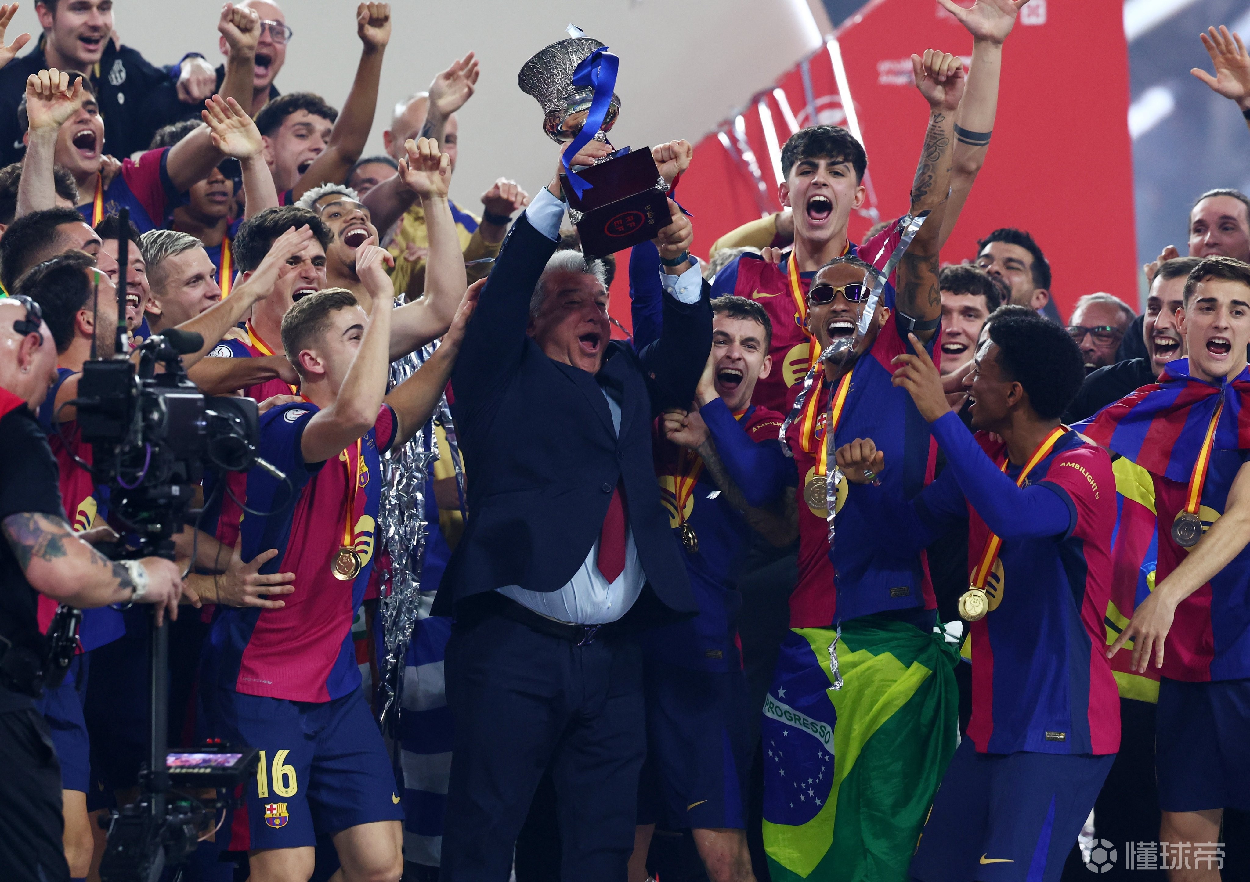 世界足球赛冠军产生，西班牙队夺冠