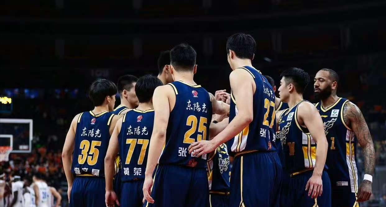 关于上海队迎战广厦,双外援缺阵考验全队整体实力的信息 关于上海队迎战广厦,双外援缺阵考验全队整体实力的信息