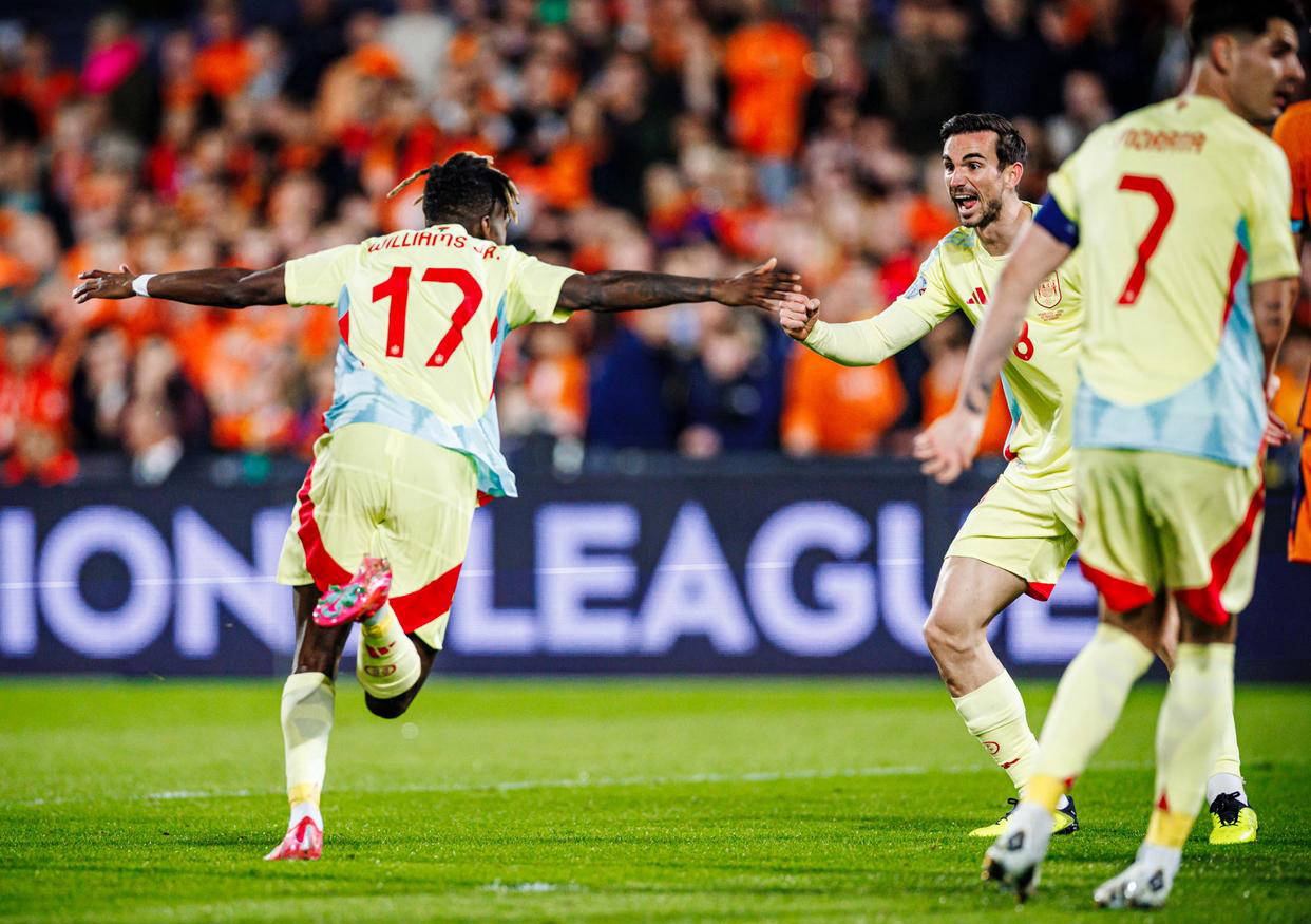 包含沃尔夫斯堡客场逼平对手，稳定战绩延续不败的词条