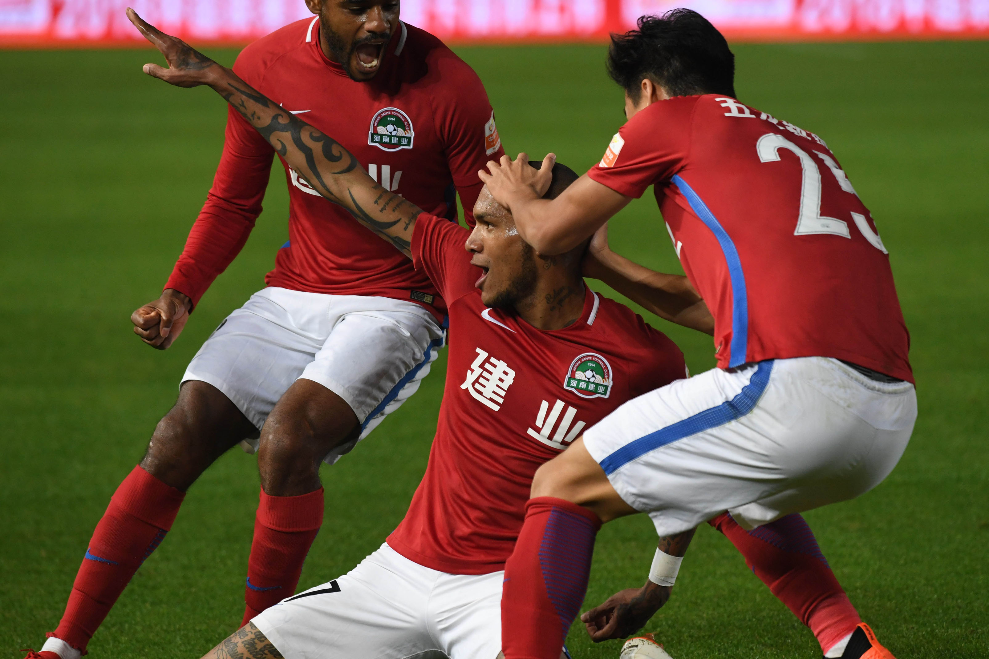 爱游戏APP-包含富力失利建业，球队无奈只能从头再来的词条