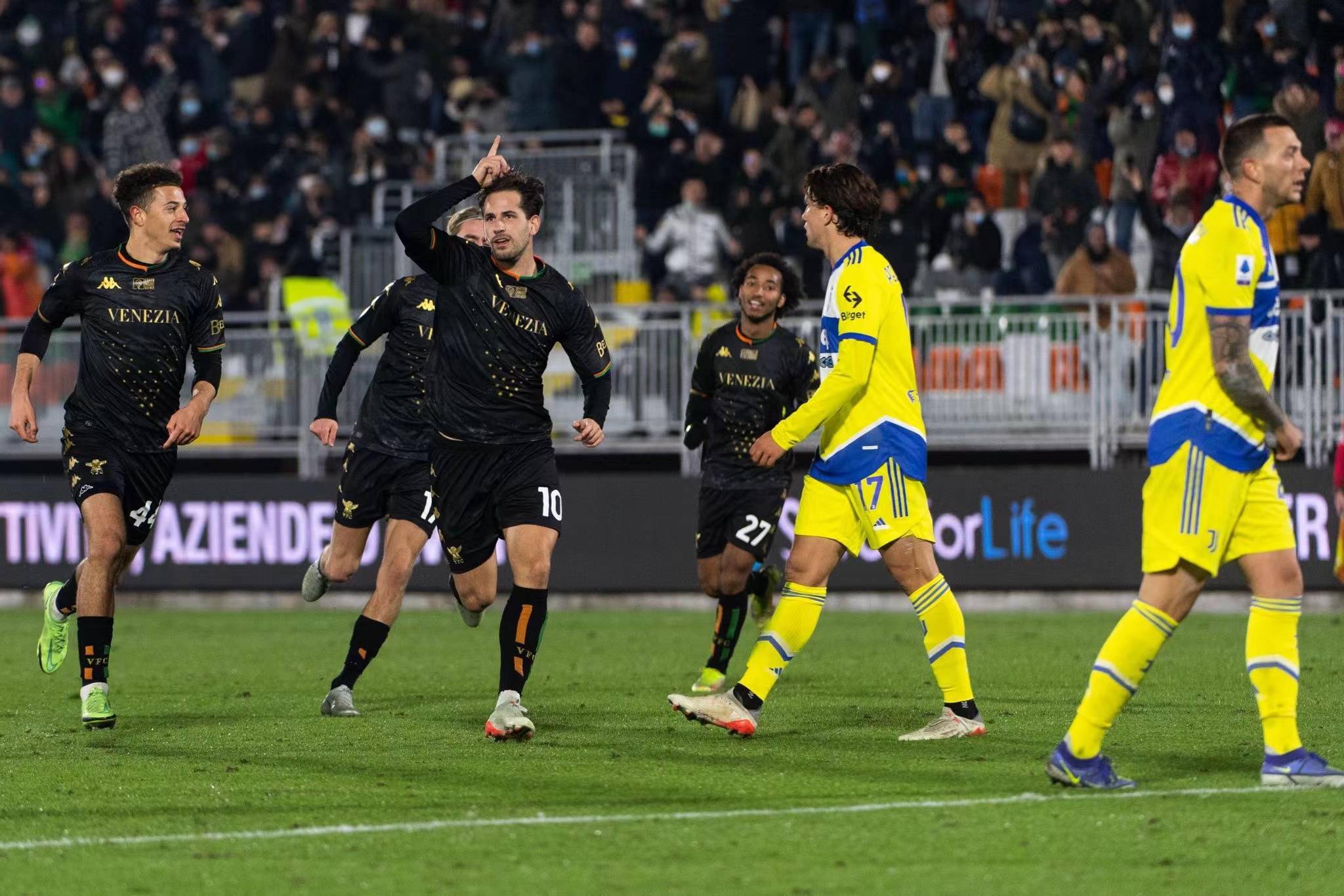 爱尔兰逼平葡萄牙，惊险保级成功的简单介绍