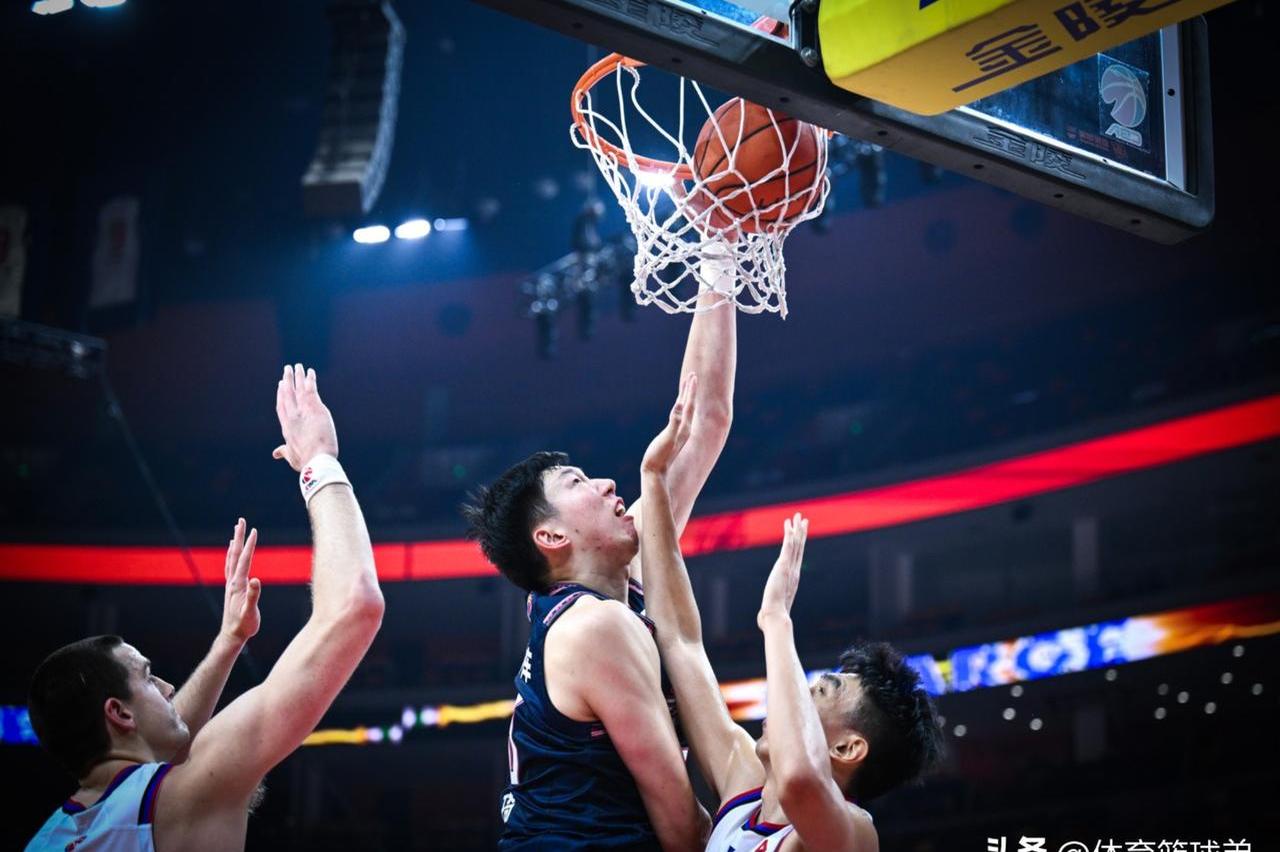 爱游戏入口-湖南男篮在场上全力拼搏，获得胜利的简单介绍