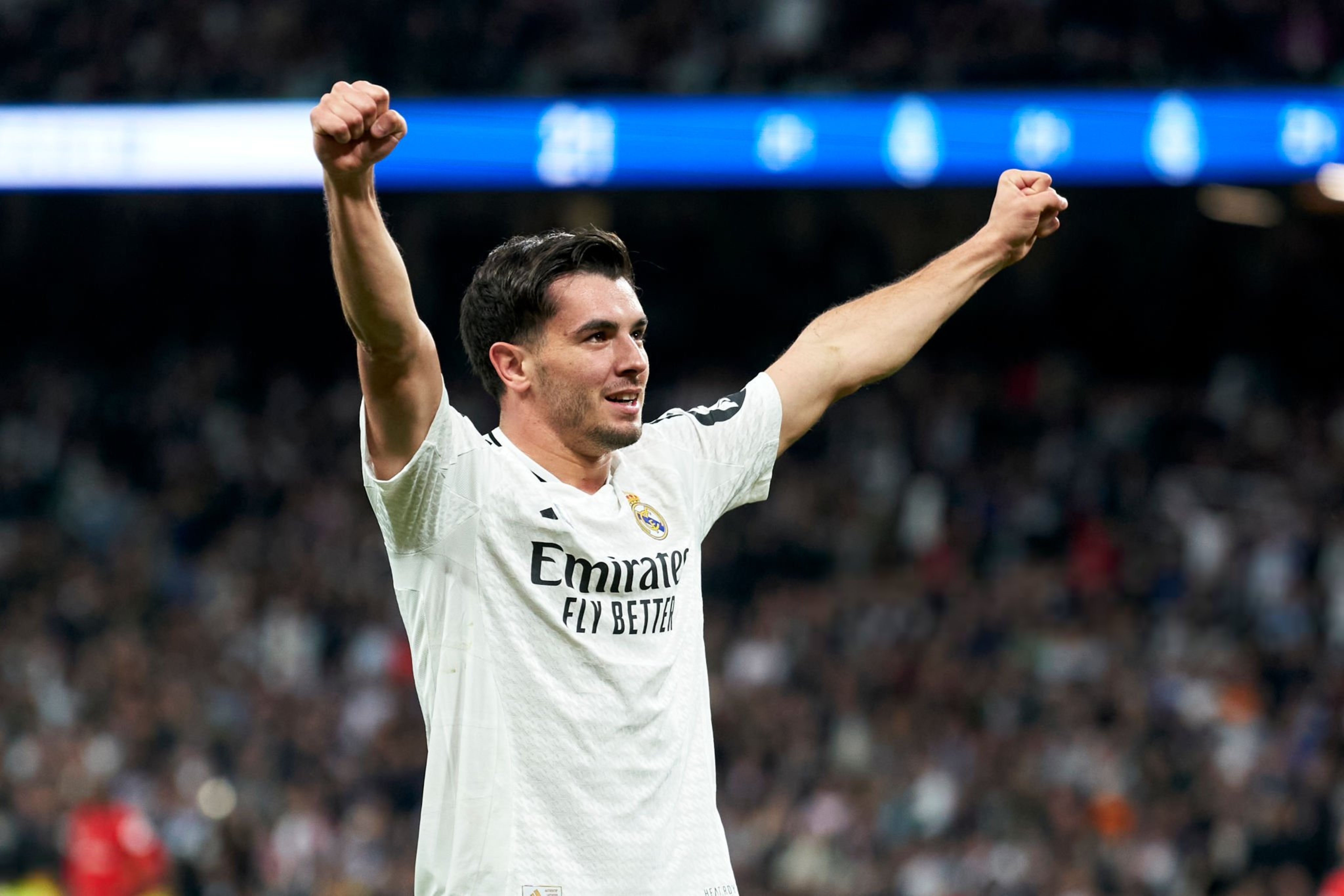 爱游戏-塞维利亚球员连续破门，带领球队取得连胜！