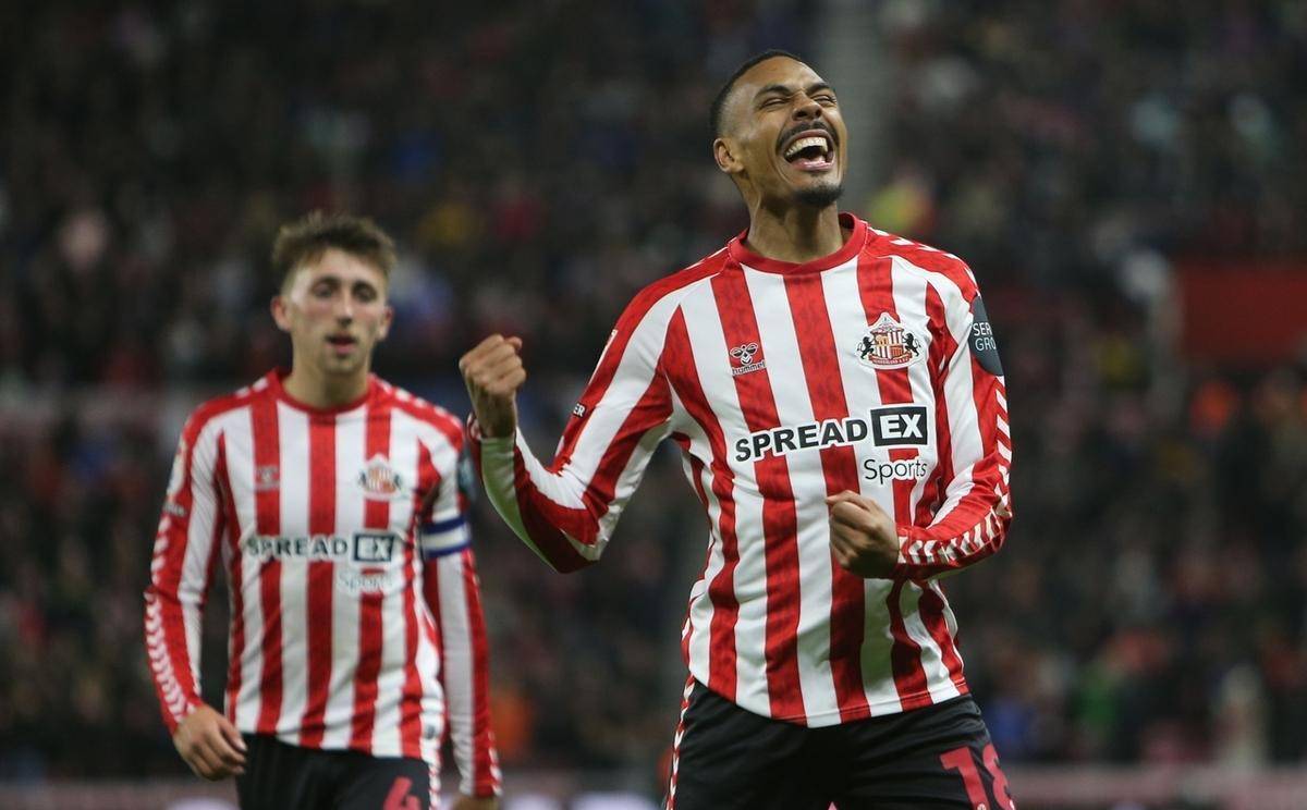 关于利兹联主场告捷,终结连败,球队新帅上任后首胜的信息 关于利兹联主场告捷,终结连败,球队新帅上任后首胜的信息