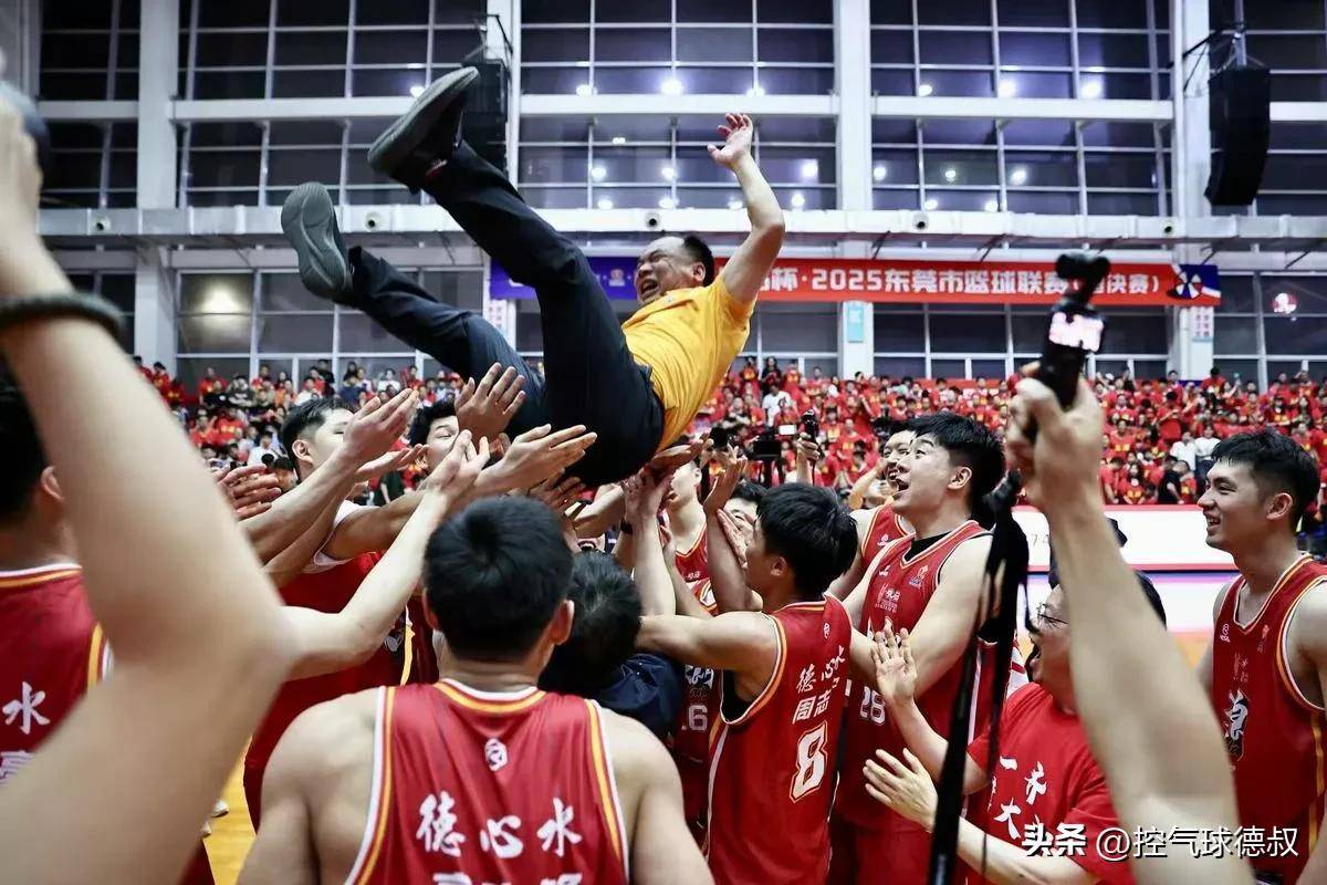 爱游戏-包含世界各地篮球盛事轮番登场，粉丝热情高涨的词条