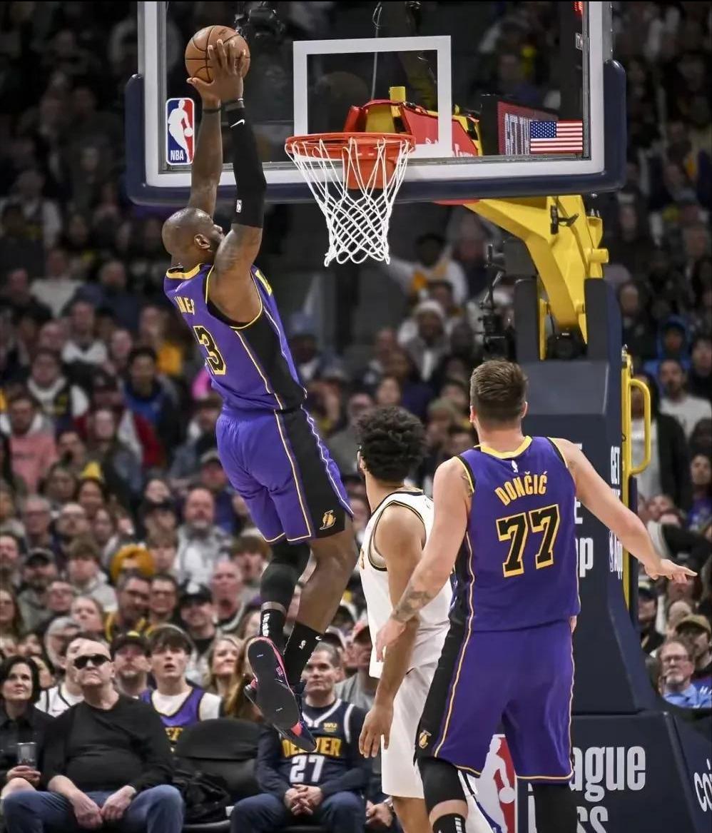 爱游戏在线-关于湖人告捷!詹皇高效发威，凯尔库兹马成关键人的信息