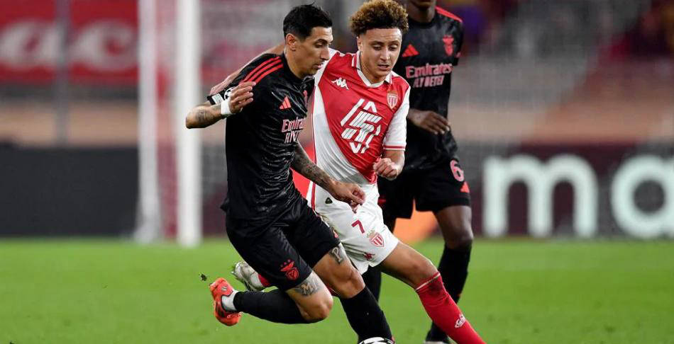 爱游戏体育-摩纳哥上演精彩逆转，实力坐镇积分榜的简单介绍