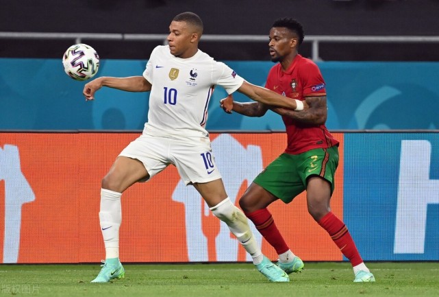 爱游戏APP-克罗地亚战平乌克兰，保持小组领跑优势