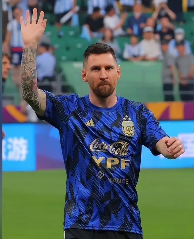 爱游戏tv-足坛巨星的足球之路精彩纷呈