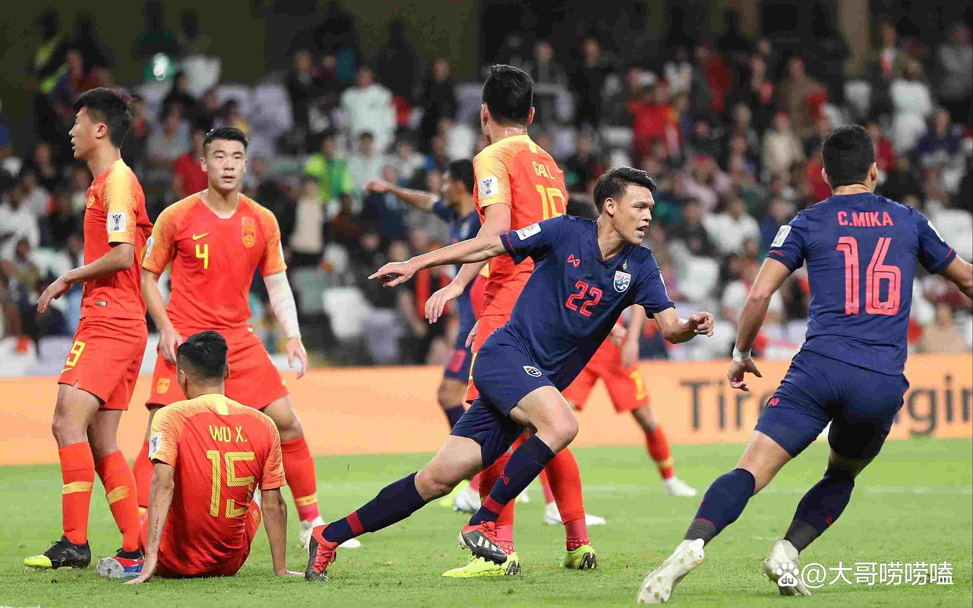 爱游戏tv-比赛现场的欢呼声、欢笑声、泪水，见证了球迷们的热情的简单介绍