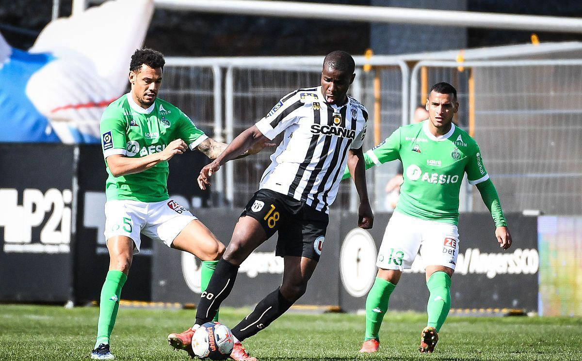 爱游戏官网-里尔客场不敌圣埃蒂安，遭遇连败深谷