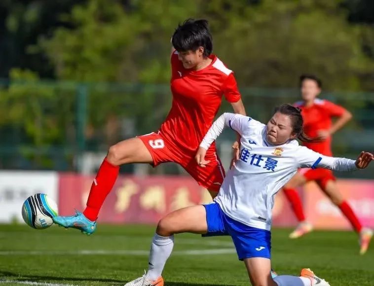 爱游戏在线-神勇夺冠路：女足选手奋勇争先的简单介绍