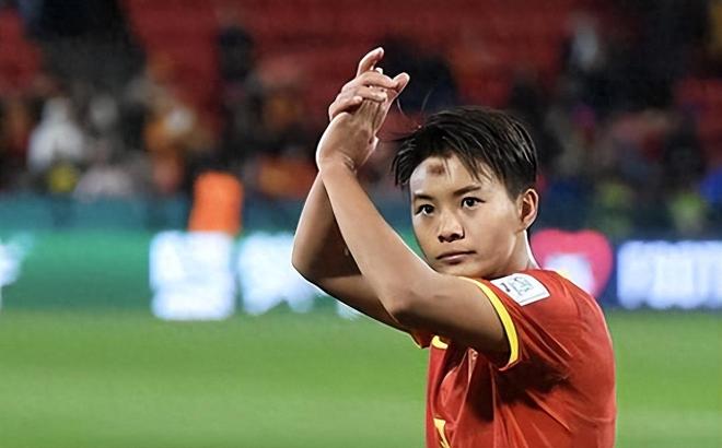 神勇夺冠路:女足选手奋勇争先的简单介绍 神勇夺冠路:女足选手奋勇争先的简单介绍