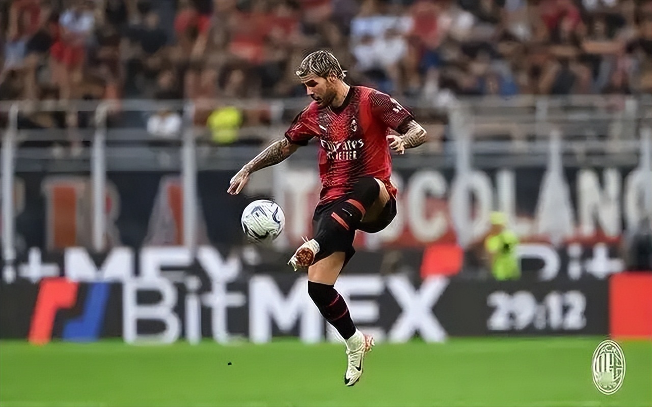 爱游戏在线-皇马后防线遭遇困境，球迷呼吁引援