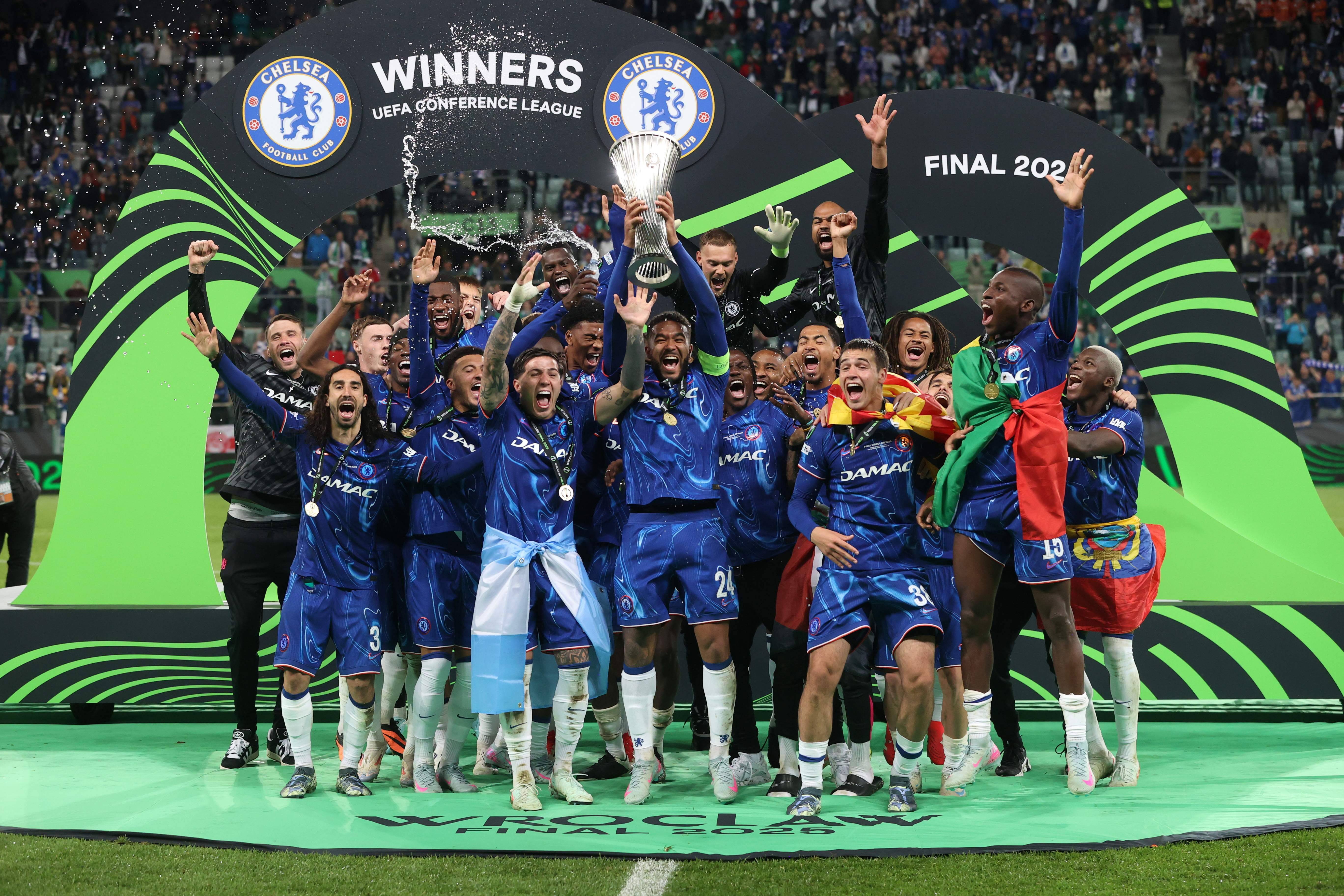 爱游戏tv-妨蒂蒙斯击败冰岛，欧预赛小组前列