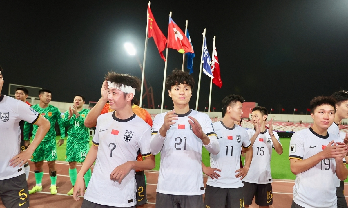 足球联赛亚大战在即,各路强队相继抵达 足球联赛亚大战在即,各路强队相继抵达