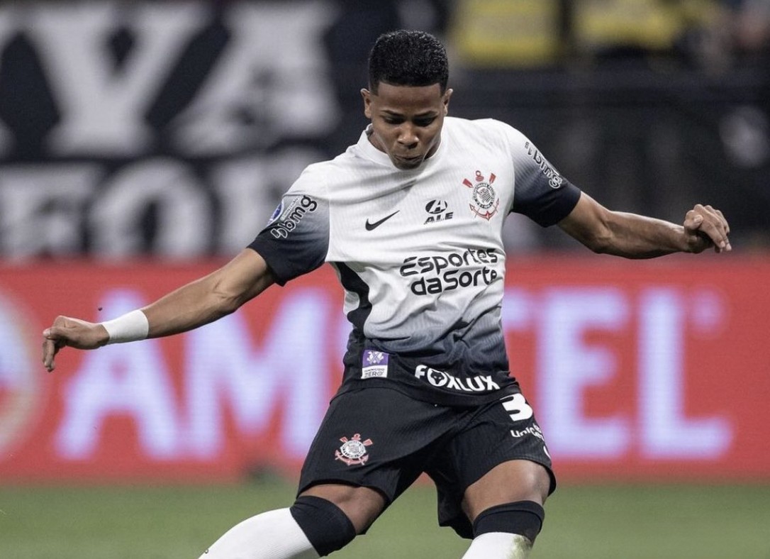 爱游戏下载-罗马主力前锋发挥抢眼：带领球队连胜的简单介绍