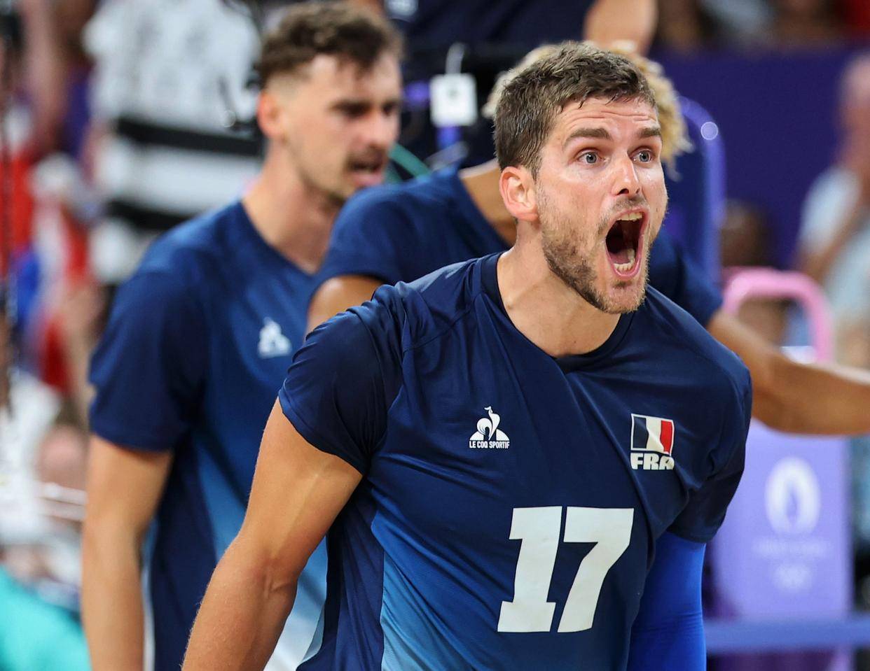 包含法国男子海滩排球赢得混合排球项目的词条