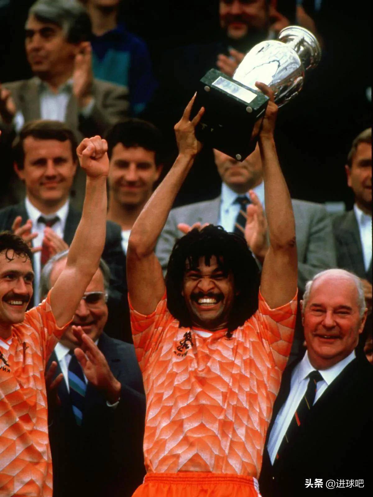 包含荷兰队迎来胜利,晋级赛事下一轮的词条 包含荷兰队迎来胜利,晋级赛事下一轮的词条