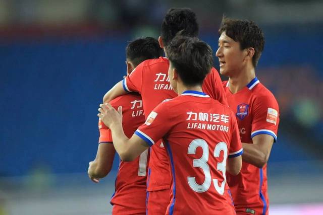 重庆当代力帆客场告捷,全队斗志昂扬 重庆当代力帆客场告捷,全队斗志昂扬