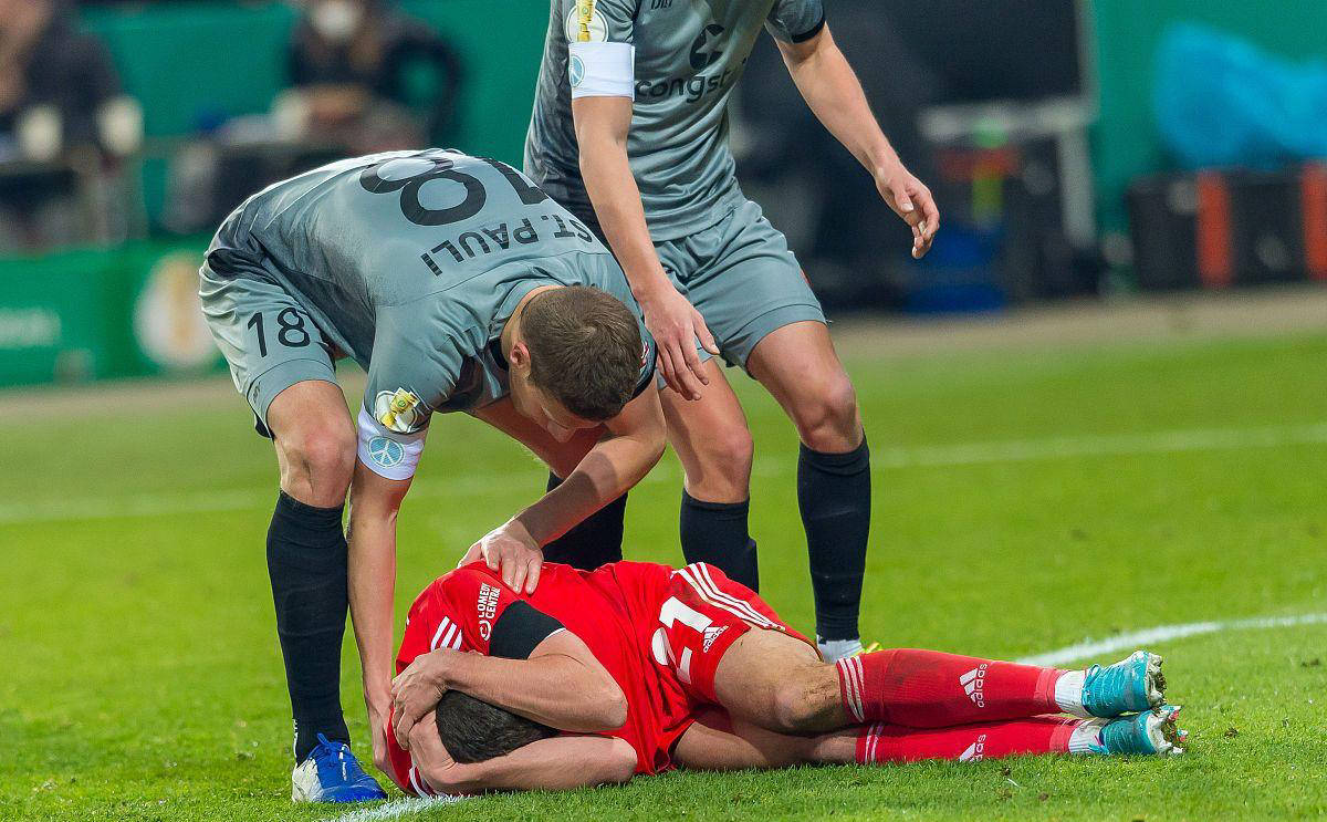 弗赖堡球员因伤长时间休战,对球队影响巨大 弗赖堡球员因伤长时间休战,对球队影响巨大