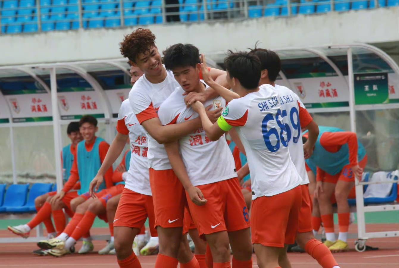 挺进新赛季战场，球员团队整体表现稳健