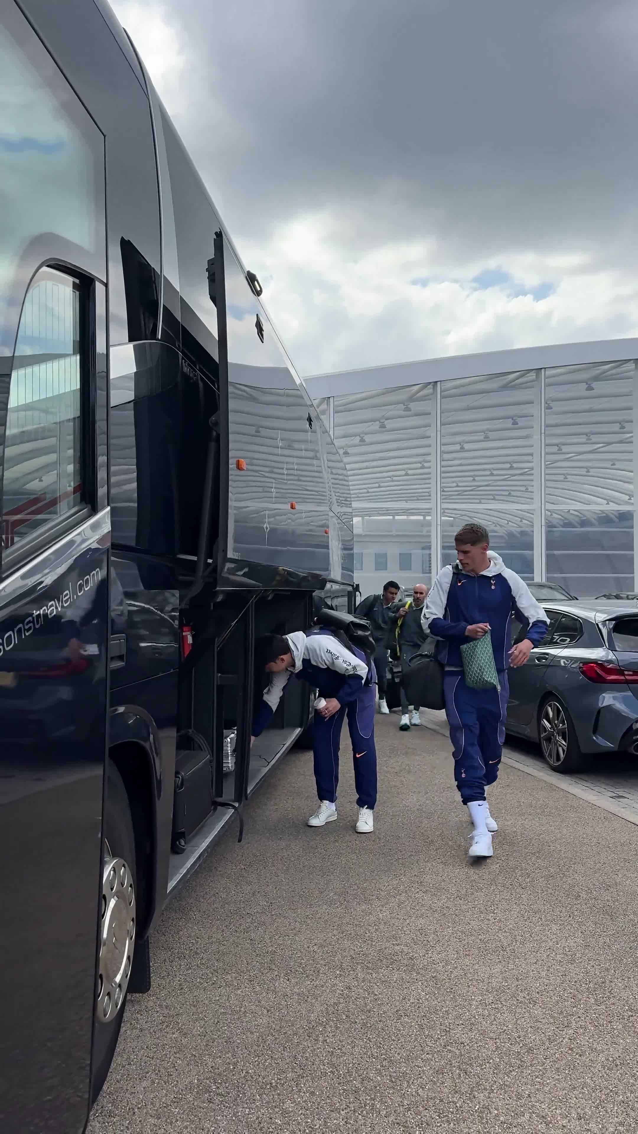 爱游戏tv-热刺备战关键比赛，备战冠军之路