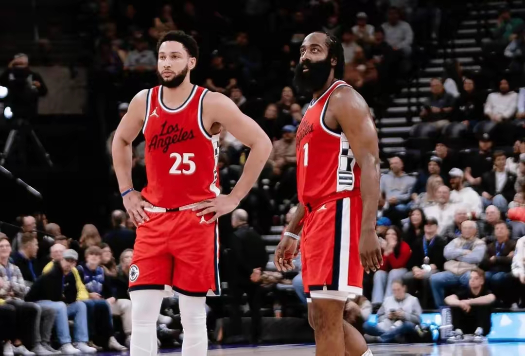 76人再次取胜,西蒙斯表现抢眼,全场16助攻创个人新高 76人再次取胜,西蒙斯表现抢眼,全场16助攻创个人新高