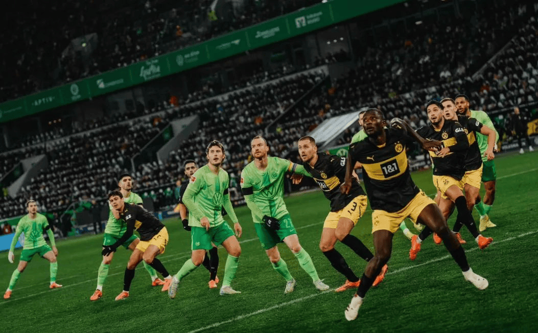 爱游戏tv-沃尔夫斯堡球员颇受赞誉，队内竞争激烈