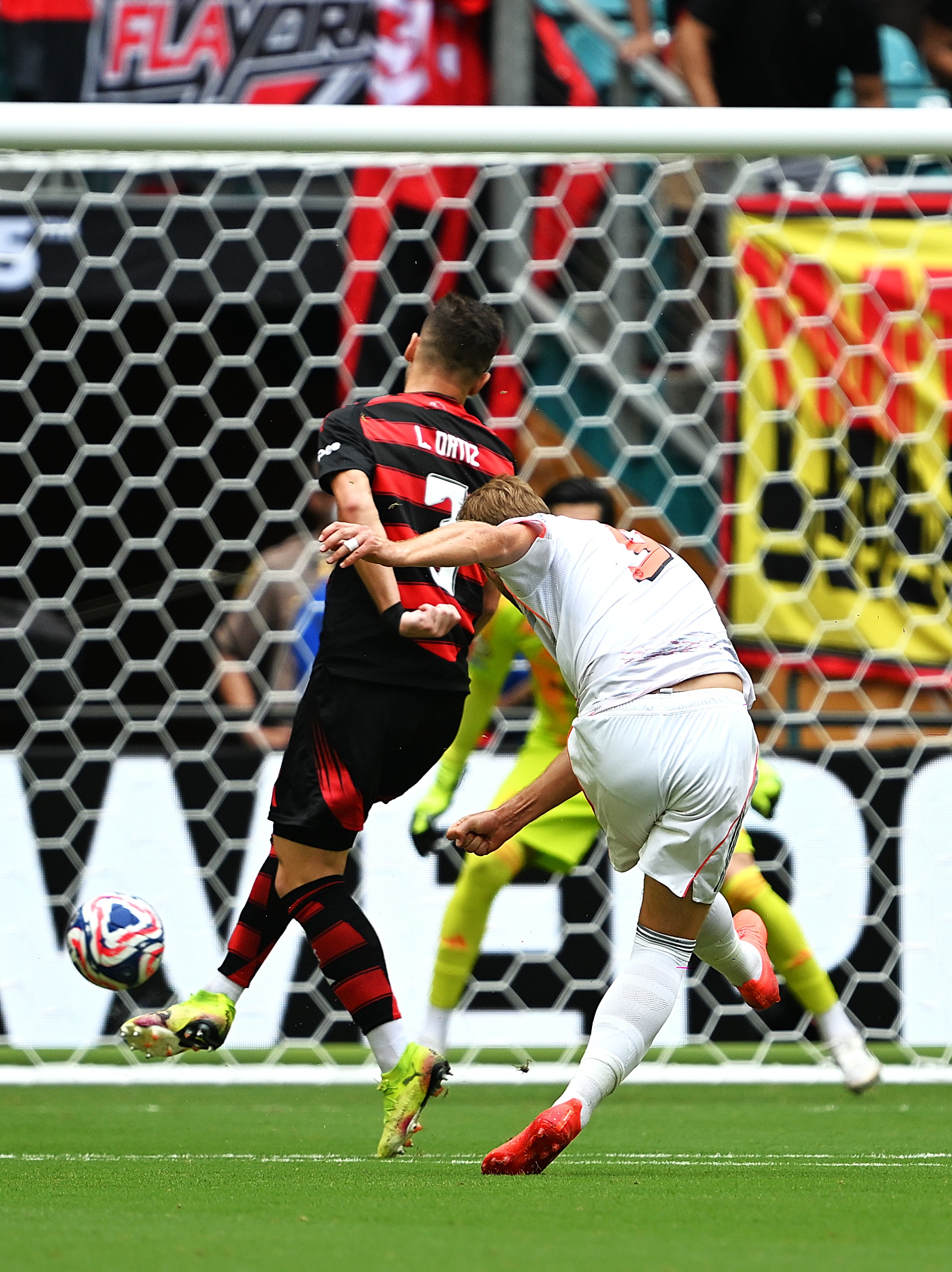 拜仁慕尼黑主场大捷，保持不败记录