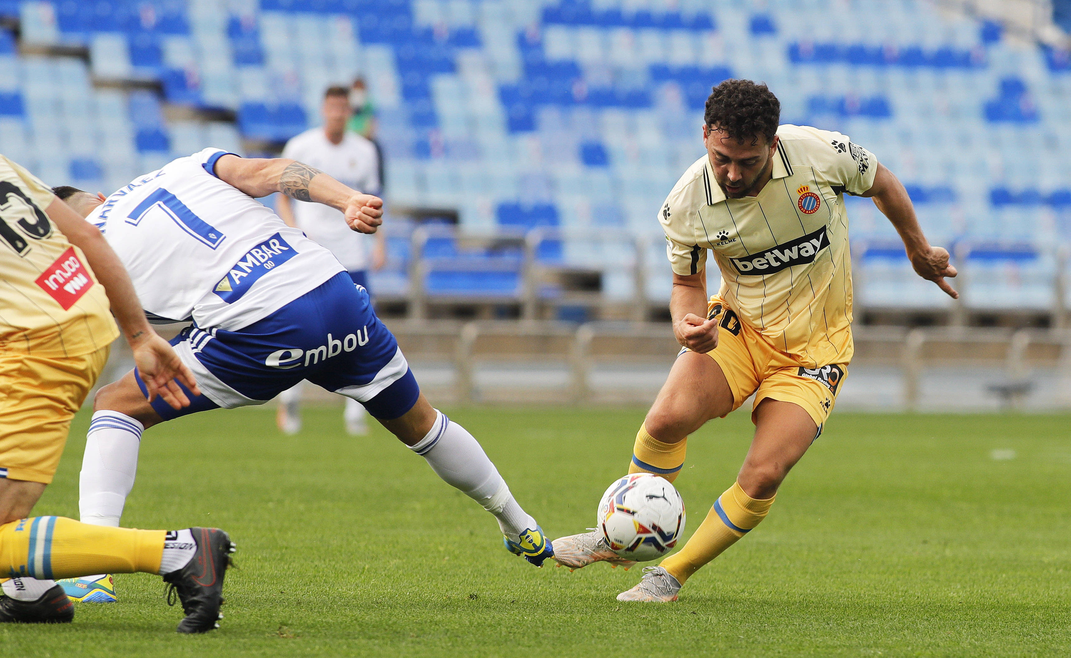 爱游戏下载-坎普诺鲁尼亚客场击败萨拉戈萨，重返胜轨