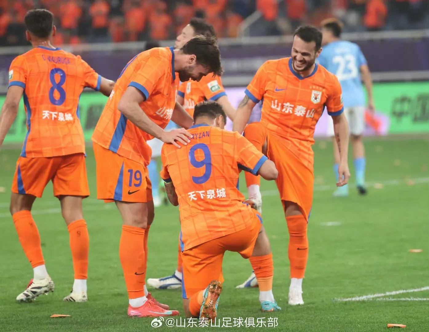 爱游戏在线-中超球队主场迎来困境比赛寻求解决