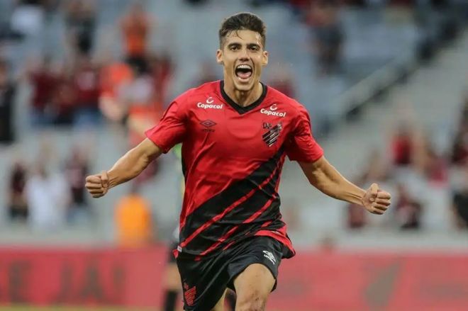 爱游戏tv-包含帕尔马前锋借力打力，攻破对手球门的词条