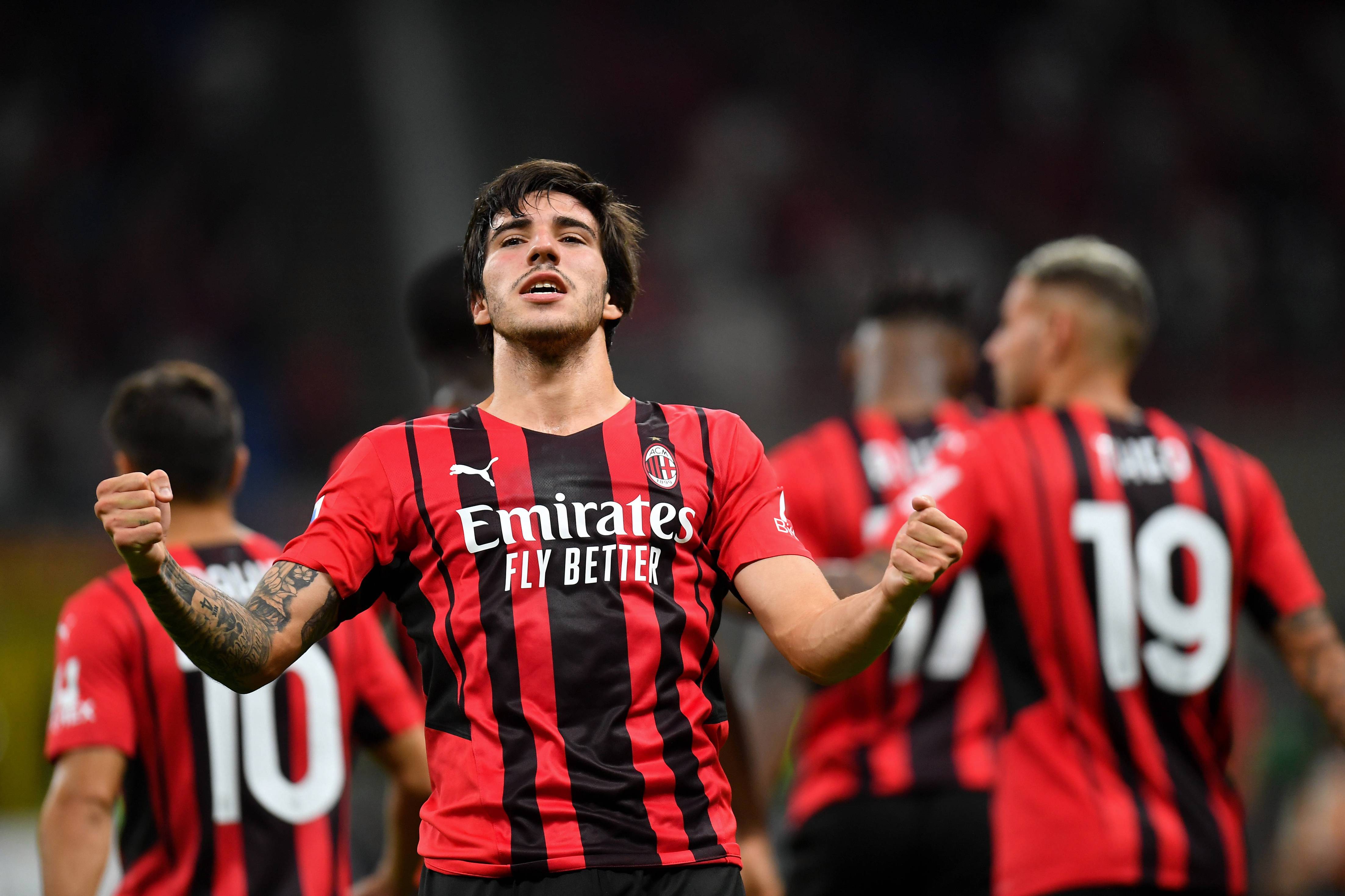 爱游戏APP-AC米兰后防核心遭遇伤病困扰，或将缺席