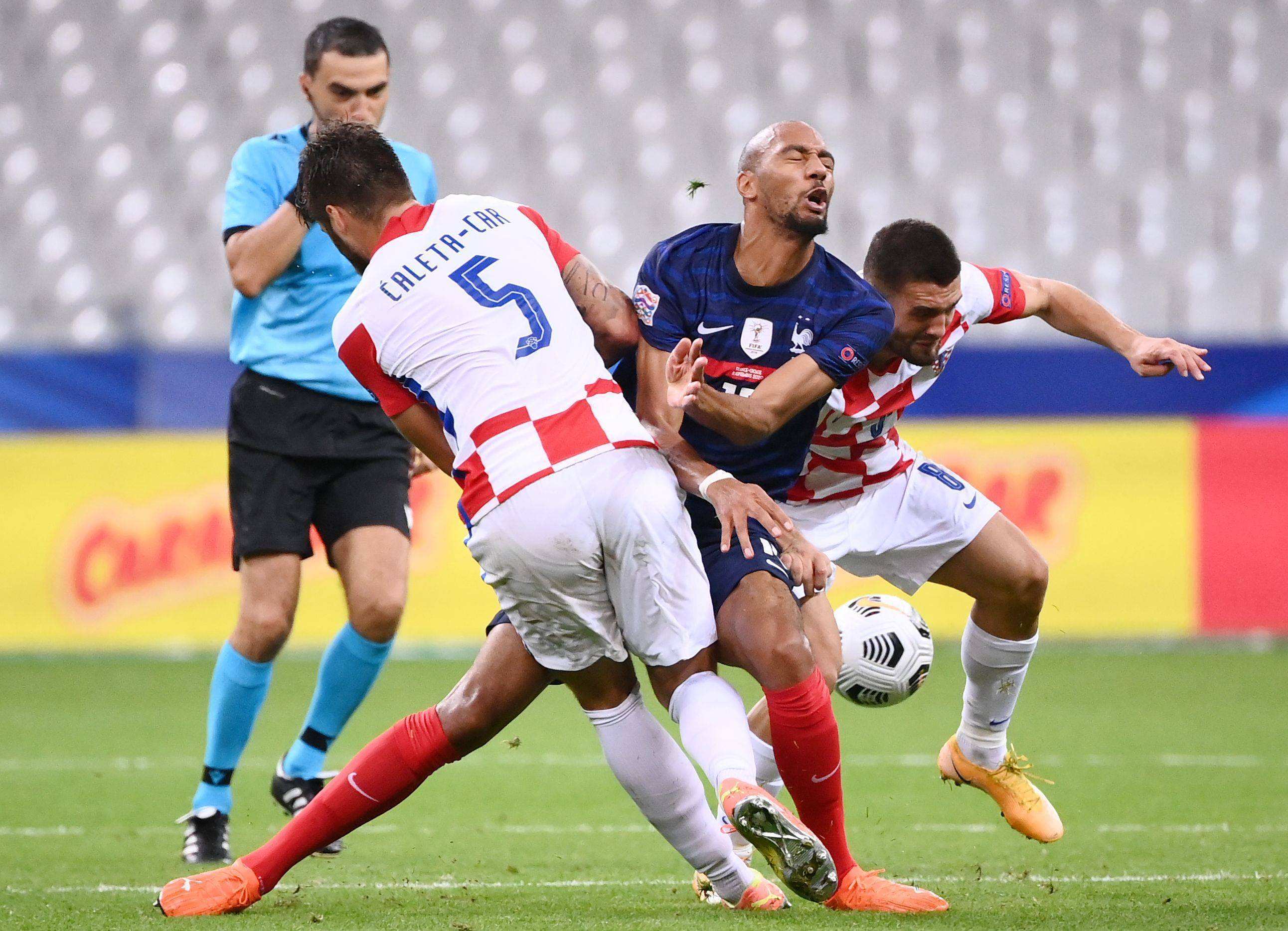 爱游戏大厅-包含欧洲杯：意大利战胜奥地利，荷兰横扫捷克的词条