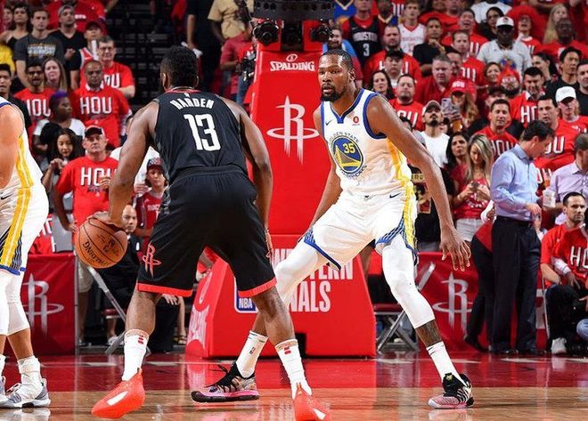 老鹰主场大胜勇士,霍克斯继续强势 老鹰主场大胜勇士,霍克斯继续强势