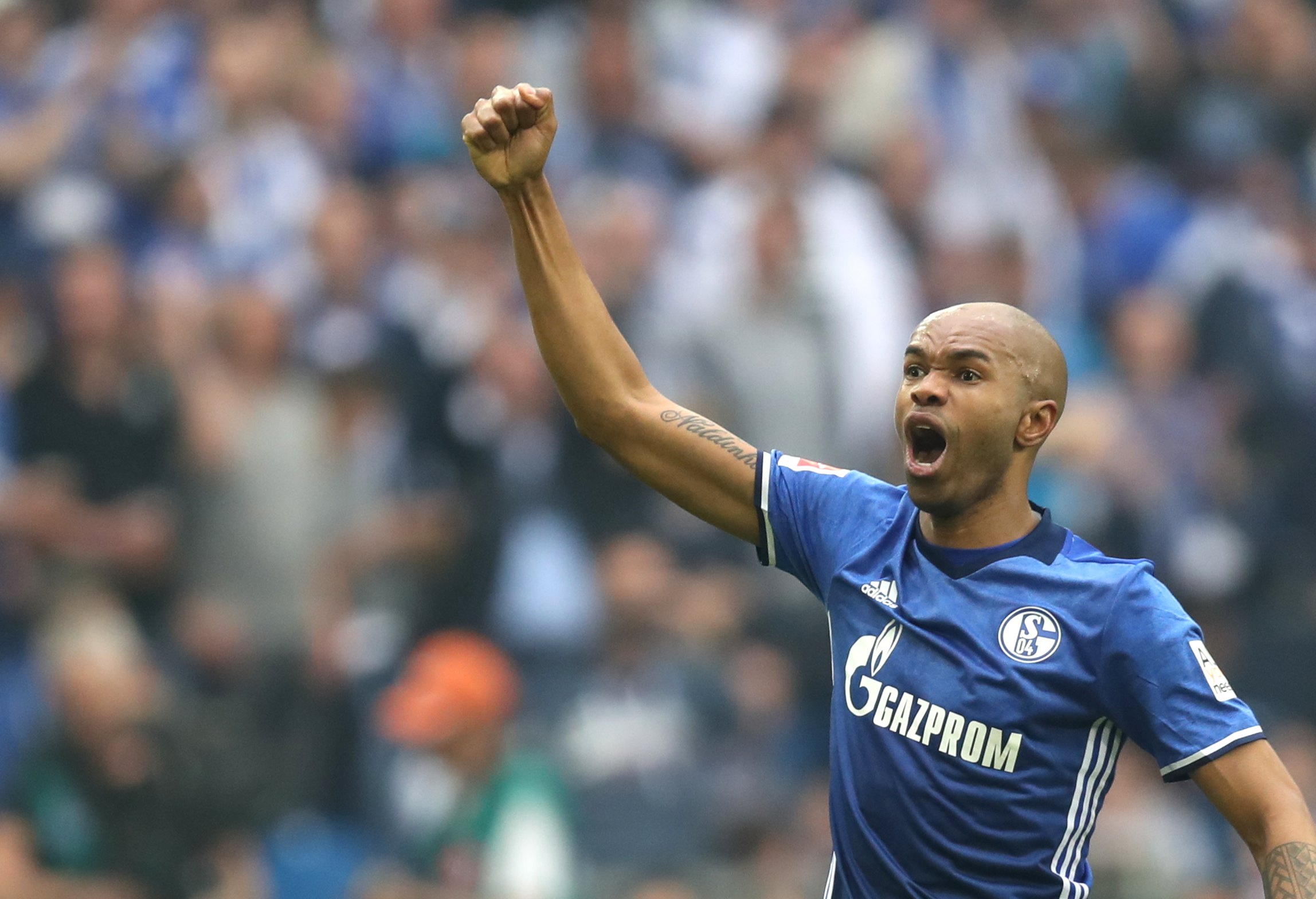 沙尔克04客场不敌对手,遭遇两连败 沙尔克04客场不敌对手,遭遇两连败