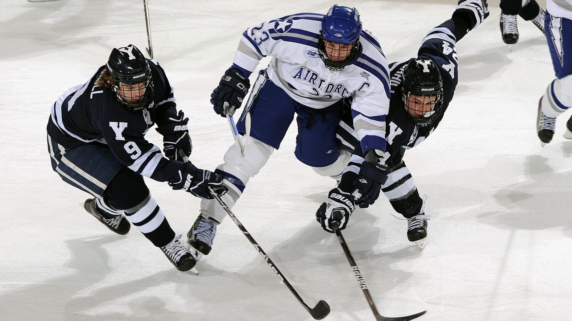 爱游戏体育-哈利伯顿无解封神之战，湖人防线崩溃暴露现代篮球残酷真相